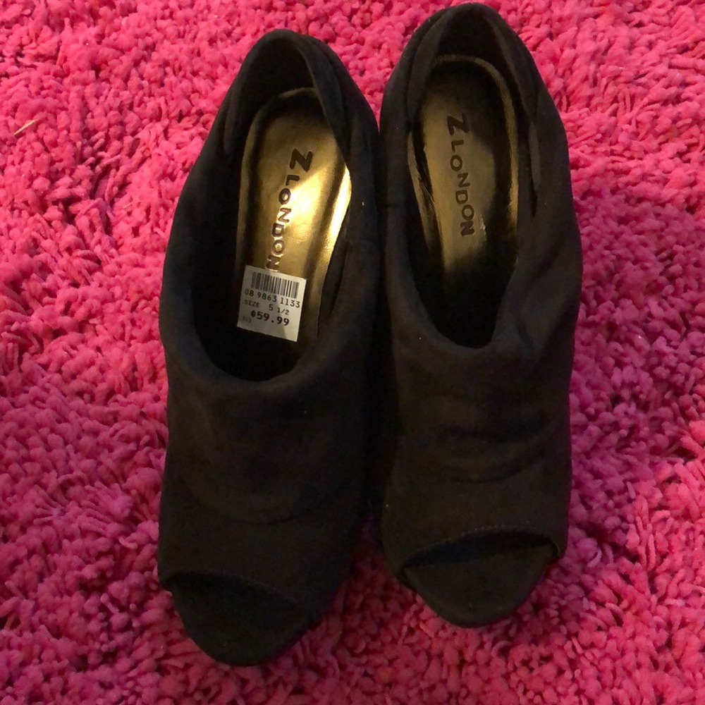 Zlondon. Never worn just tried on. W/ tag.
